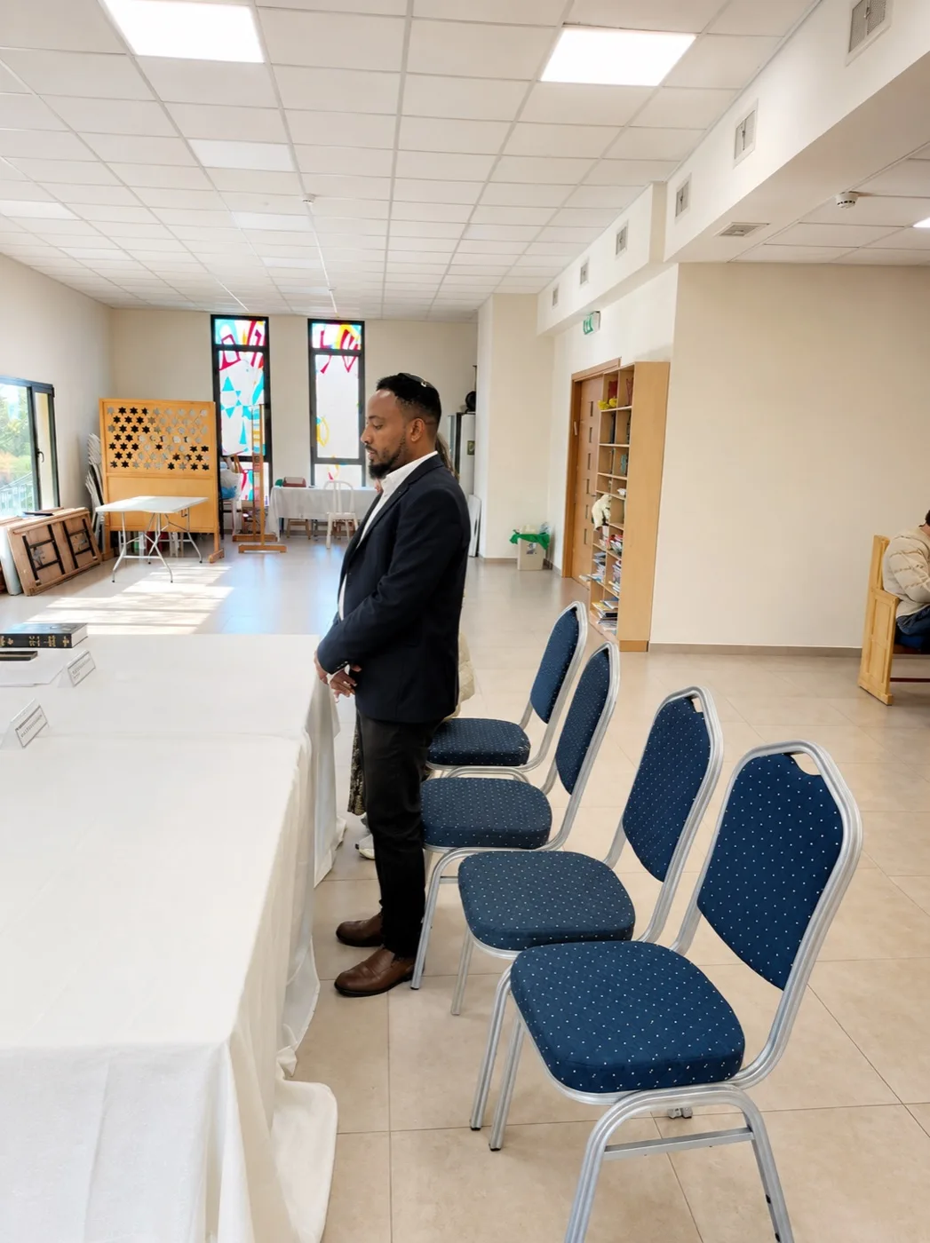 מול בית הדין — הרגע שאליו מתכוננים יחד